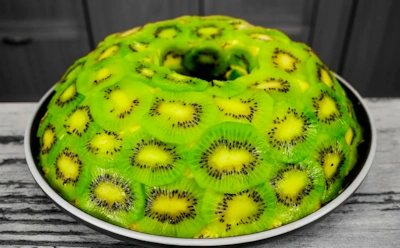 Когда душа просит замены новогоднему оливье: этот праздничный салат с ярким цветом и мягким вкусом подойдет идеально