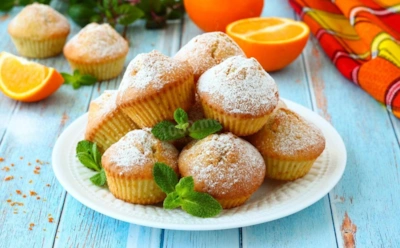 Запах Нового года чувствуется сразу: этот мандариновый десерт легко испечь даже без опыта