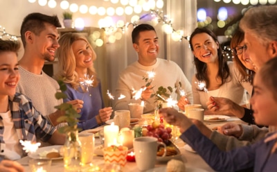 Россияне назвали любимые новогодние блюда из фильмов