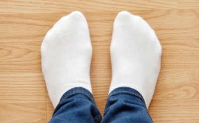 Станут белее снега ношеные носки: простой домашний способ вернуть им свежий вид