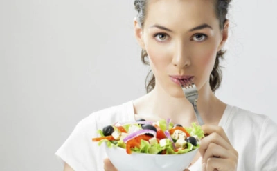 Праздники заканчиваются — проблемы остаются: почему зимой страдает пищеварение