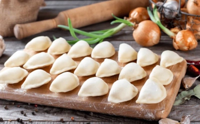 Сытно, удобно, но с подвохом: чем опасны замороженные пельмени при частом употреблении