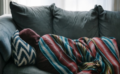 Бессонница больше не приговор: простые техники для быстрого отхода ко сну