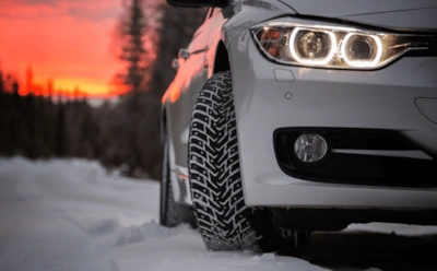 Эти водительские хитрости выручают зимой: купите кошачий наполнитель - и не только