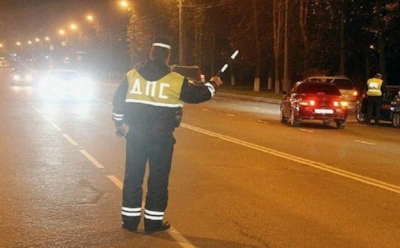 Мошенники или инспектор: как вести себя при ночной остановке и не попасть в ловушку