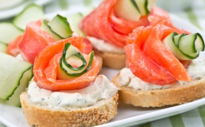 Когда простота выглядит роскошно: новогодние бутерброды с рыбой и сливочным акцентом