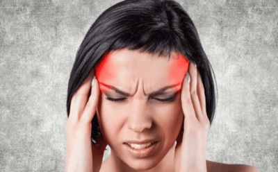 Почему в выходные так болит голова: именно эти действия провоцируют мигрень