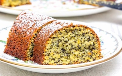 Аромат мака сразит всех соседей: как приготовить мягкий домашний кекс