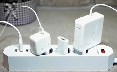 Вы экономите, а счета за свет растут: эти приборы постоянно «пожирают» электроэнергию