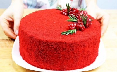 Ленивый «Красный бархат»: новогодний торт, который не подведет новичка