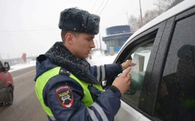 Зловещие буквы «АТ» в правах: как не нарваться на 15000 рублей штрафа