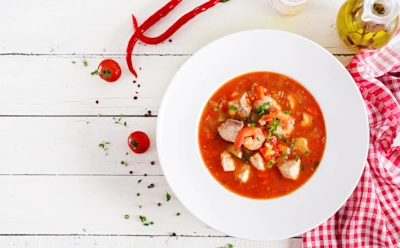 Борщ будет ярким даже без мяса: вариант с морепродуктами покоряет с первой ложки