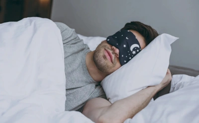 Сон по расписанию снижает давление: ученые нашли простой способ помочь сердцу