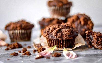 Рождественские шоколадные маффины: праздничная выпечка, которая радует