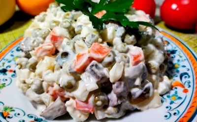 Оливье без колбасы и майонеза — неожиданно вкусно: постная версия с грибами и яблоком