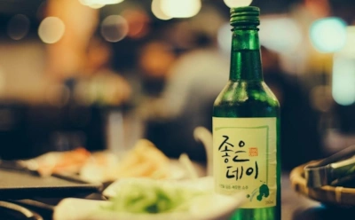 Этот модный напиток убивает желудок: скрытая опасность корейского соджу