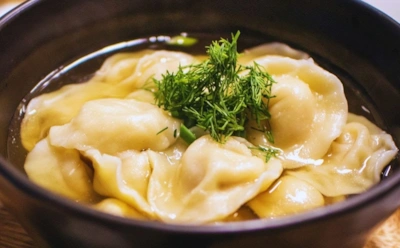 Богический бульон для пельменей: луково-чесночный прием, который меняет все