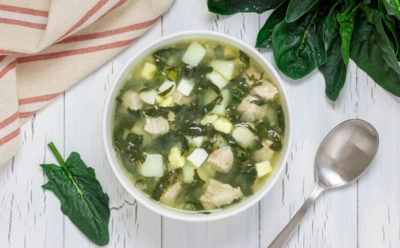 Этот диетический борщ взрывает вкусом: зеленый хит со шпинатом