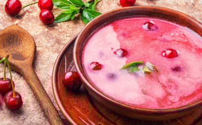 Самый смелый борщ с вишней и орехами: рецепт блюда для истинных гурманов