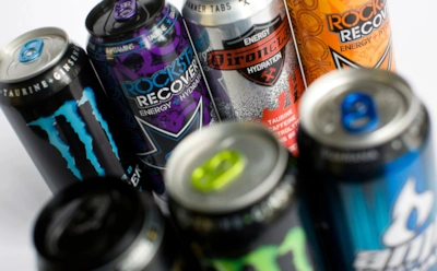 Даже одна банка в день губит сердце: что энергетики делают с мозгом и сосудами