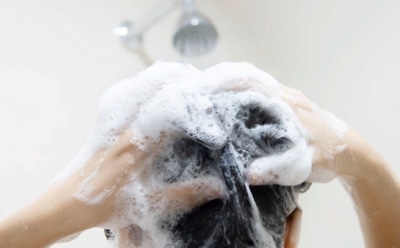 Полотенце портит волосы сильнее фена: правило 5 минут, которое все игнорируют