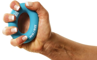 Маленький тренажер с мощным эффектом: как кистевой эспандер укрепляет руки и суставы