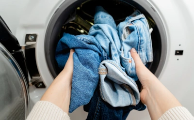 Стирка убивает джинсы быстрее носки: как правильно чистить капризный материал