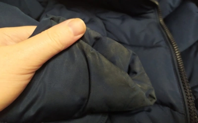 Полная стирка не нужна — и это плюс: как освежить пуховик без риска для наполнителя