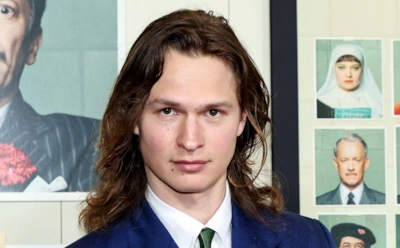 «Малыш на драйве» Энсел Эльгорт впервые стал отцом: актера сняли с таинственной женой