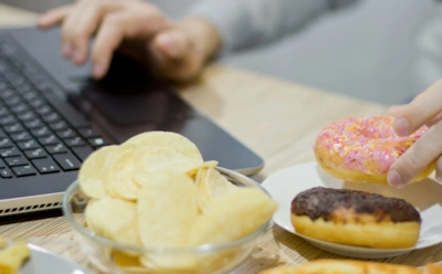 Аппетит выходит из под контроля: как перестать постоянно переедать