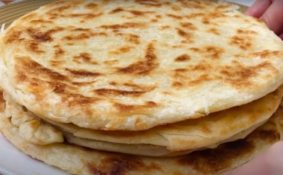 Когда хочется хлеба в пост: пышные лепешки на огуречном рассоле