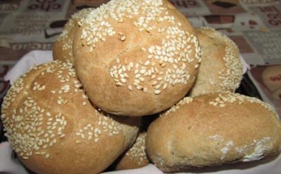 Уютная выпечка к чаю: рецепт булочек «Столичных» с идеальной текстурой