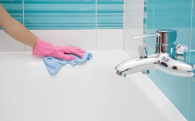 Эта паста отмоет ванну до блеска: рецепт домашнего средства от налета