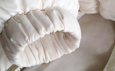 Если воротник пуховика стал сальным: как убрать жир и грязь без воды и порошка