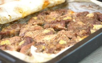 Так вы точно не испортите свинину: как сохранить сок при запекании — проще простого