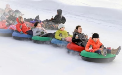 Зимнее развлечение с травматичным финалом: почему ватрушки все чаще приводят в травмпункт