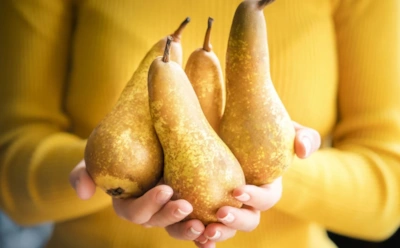 Кожура этого фрукта — настоящий клад: как груша подавляет воспаление кишечника