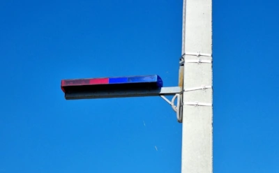 Красно-синие мигалки на трассах: что они означают и как правильно реагировать