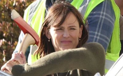 Дженнифер Гарнер откусила ухо каскадеру на съемках