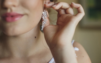 Как выбрать серьги и не испортить образ: подбираем модель под лицо, форму ушей и стиль