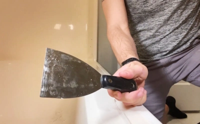 Как удалить силиконовый герметик без нервов и царапин: лучшие методы для разных поверхностей