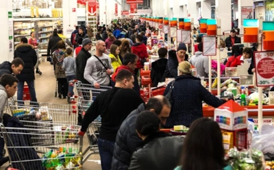 Почему очереди в супермаркете не случайны: правило левой кассы — учимся экономить время