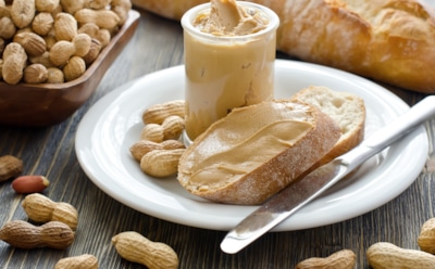 Почему шоколадная паста с орехами — это опасно: что скрывает состав и кому ее лучше избегать