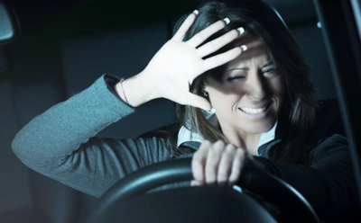 Эти секунды на трассе могут стоить жизни: что делать, если вас ослеплении фарами — важные приемы