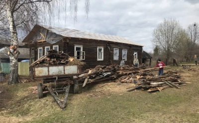 Этот тренд — страшный сон банков: почему молодежь все чаще выбирает старые дома в глубинке