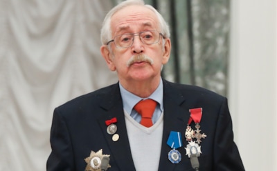 Шерлок Холмс теряет память: близкие рассказали о борьбе Василия Ливанова с недугом