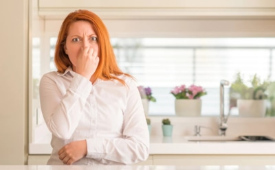 Грибок не видно, а он есть: скрытые признаки плесени в доме, которые вы принимаете за норму