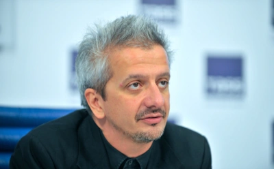 Богомолов сдался: муж Собчак ушел с поста ректора Школы-студии МХАТ под давлением коллег