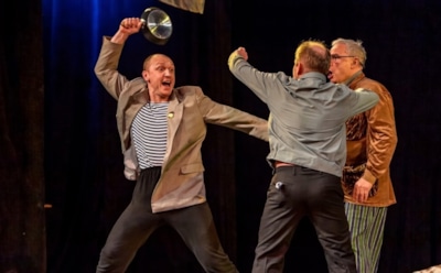 Драка из-за чеснока: звезду "Бумера" Максима Коновалова обвинили в избиении пенсионера