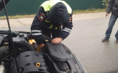 Вы больше не обязаны открывать капот: что изменилось в правилах и почему вы имеете право отказать